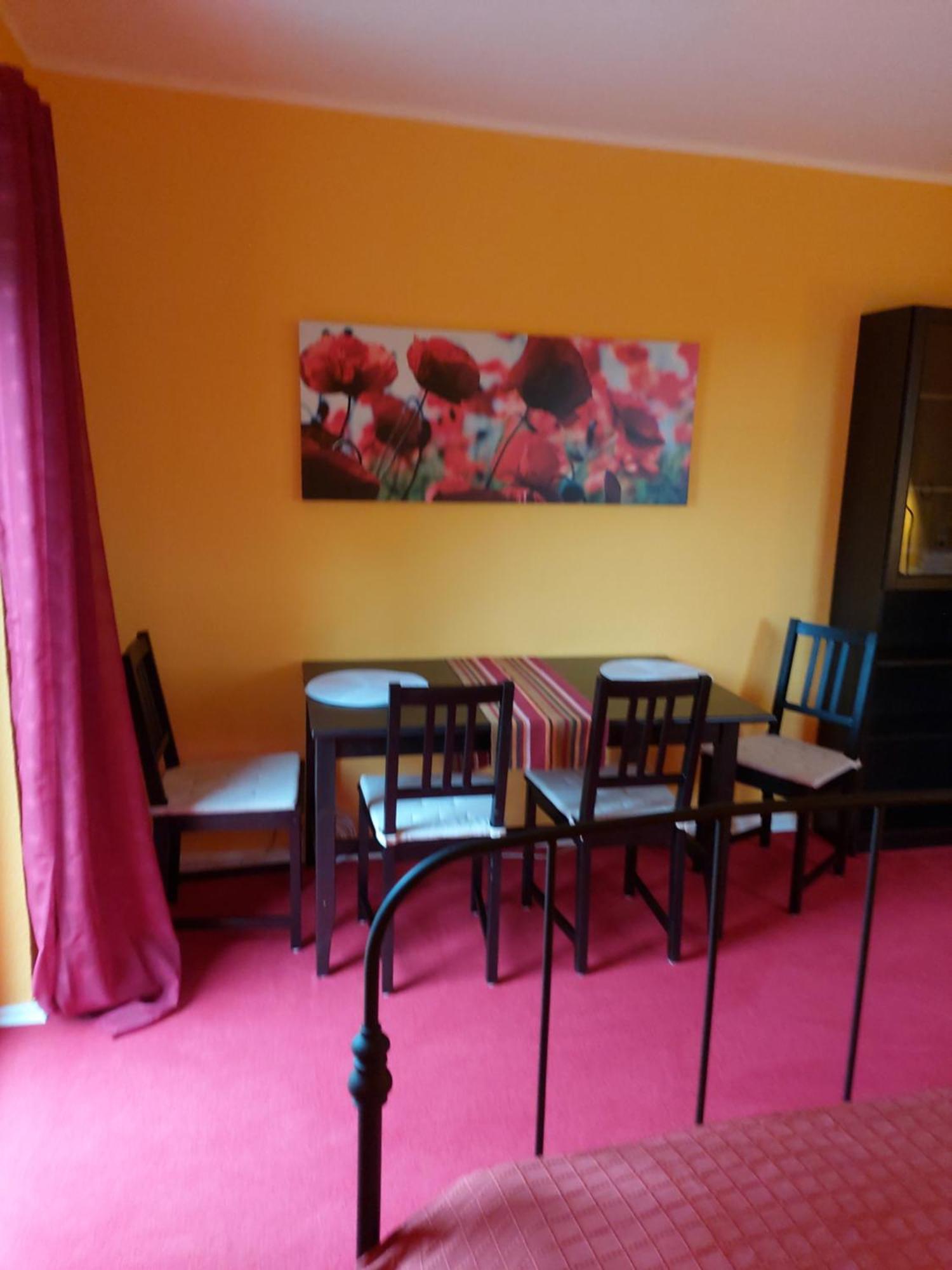 Kemenate Zimmer Gechaichnishof 7Born Maring-Noviand Esterno foto